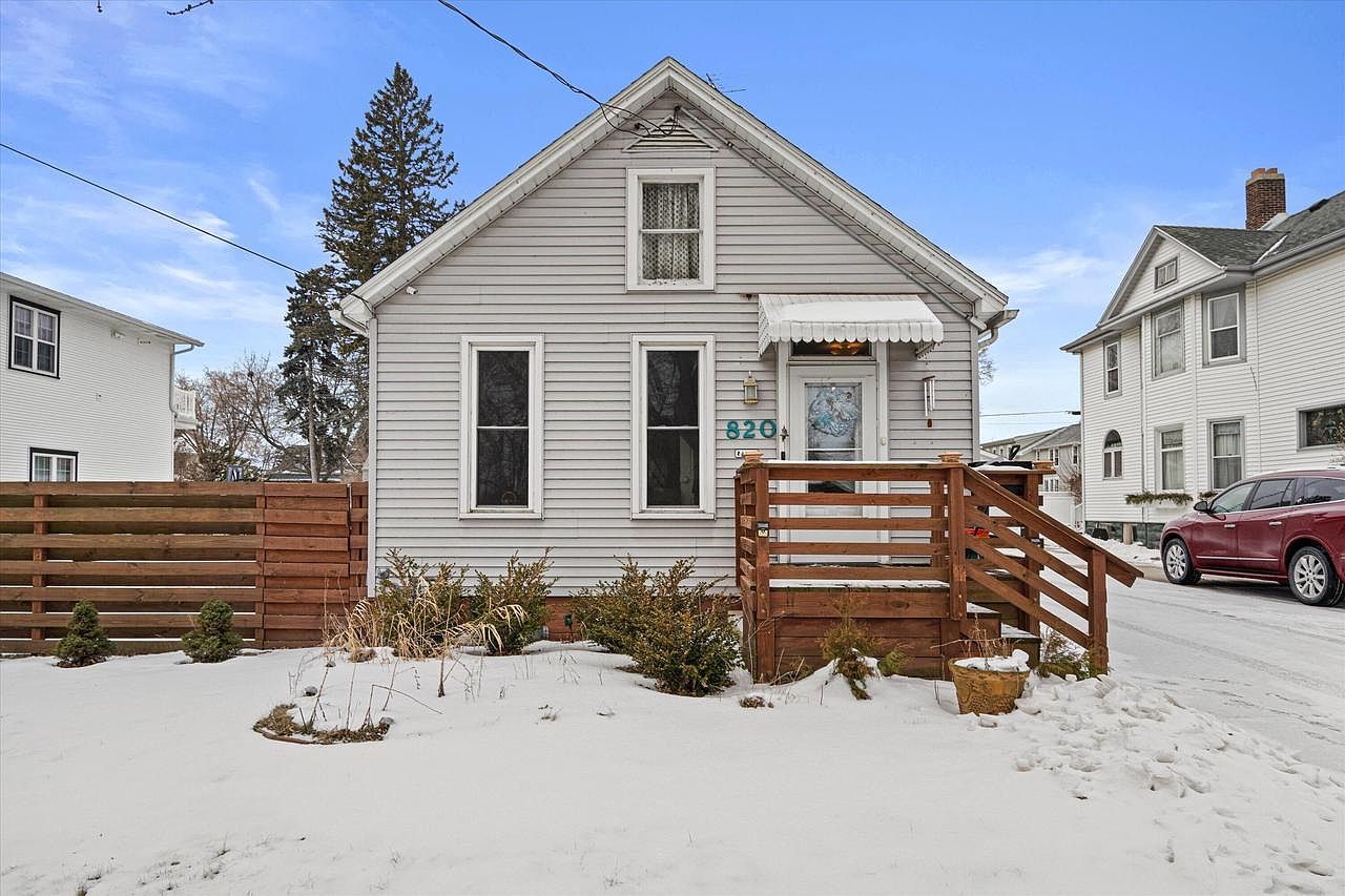 820 N 8th St Manitowoc, WI 54220 - Thumbnail 2