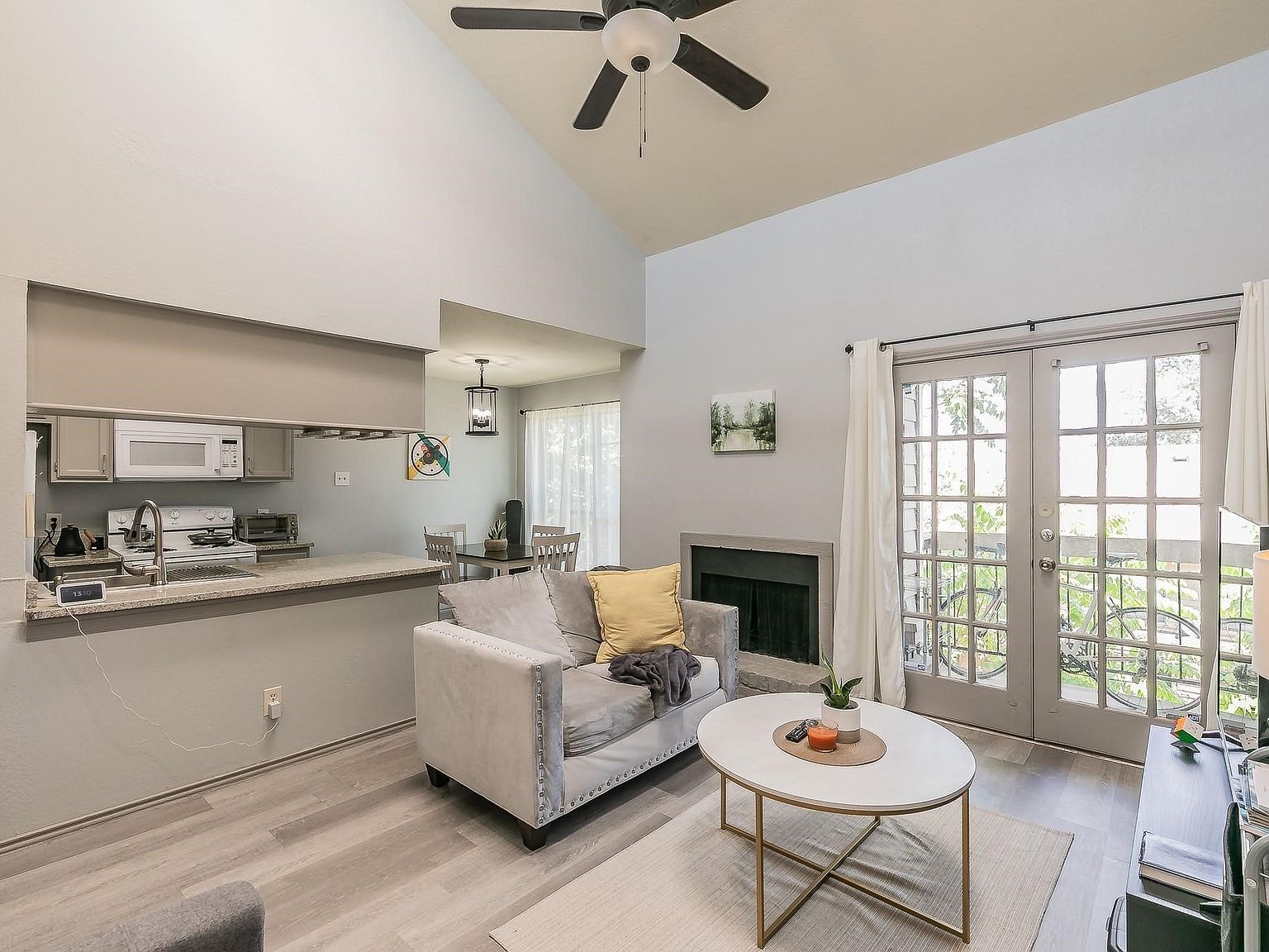 5750 Phoenix Dr APT 22 Dallas, TX 75231  | Condominium