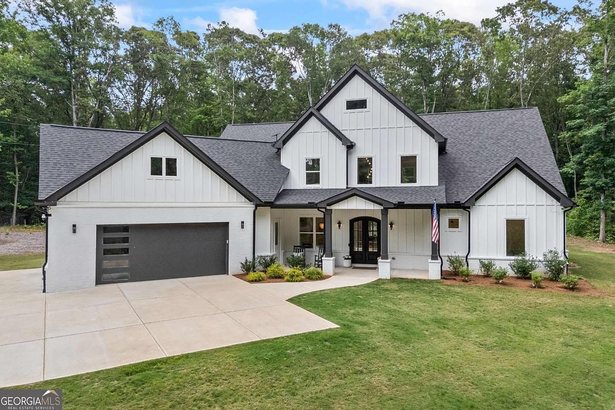 126 Elmwood Rd Hoschton, GA 30548 | Single Family