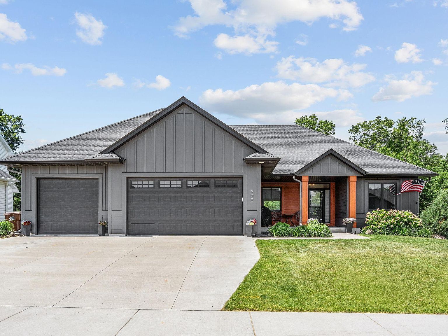 702 Eastland Ave SE New Prague, MN 56071, 56071