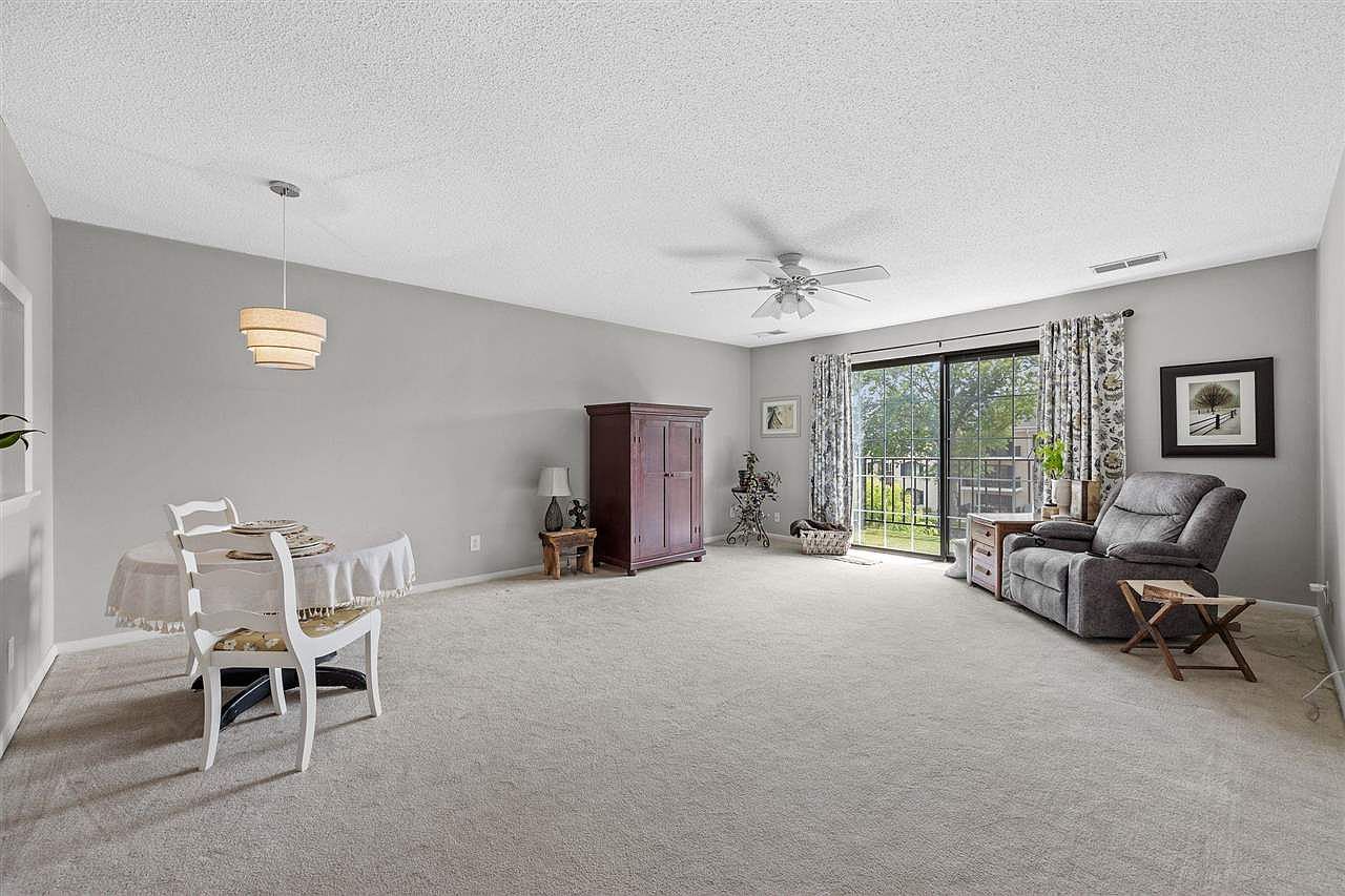 130 Thompson Dr SE APT 320 Cedar Rapids, IA 52403 - Thumbnail 2