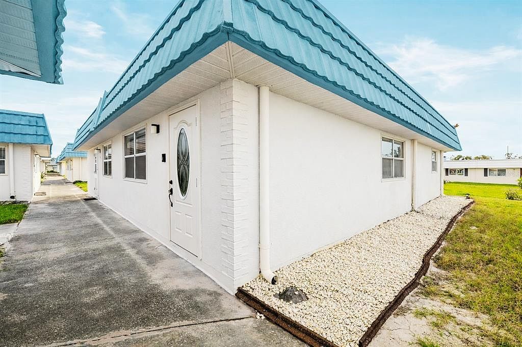 1801 Bedford Ln APT 27 Sun City Center, FL 33573  | Condominium