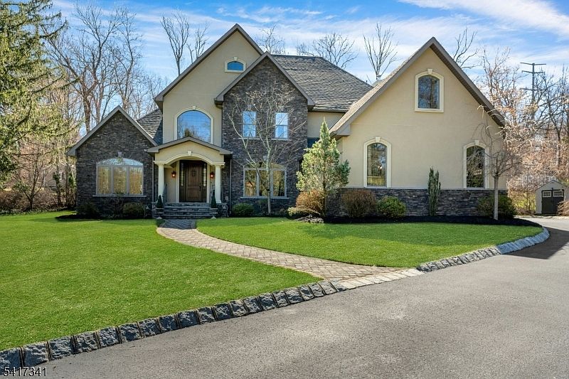 916 Valley Rd Watchung, NJ 07069  | Single Family