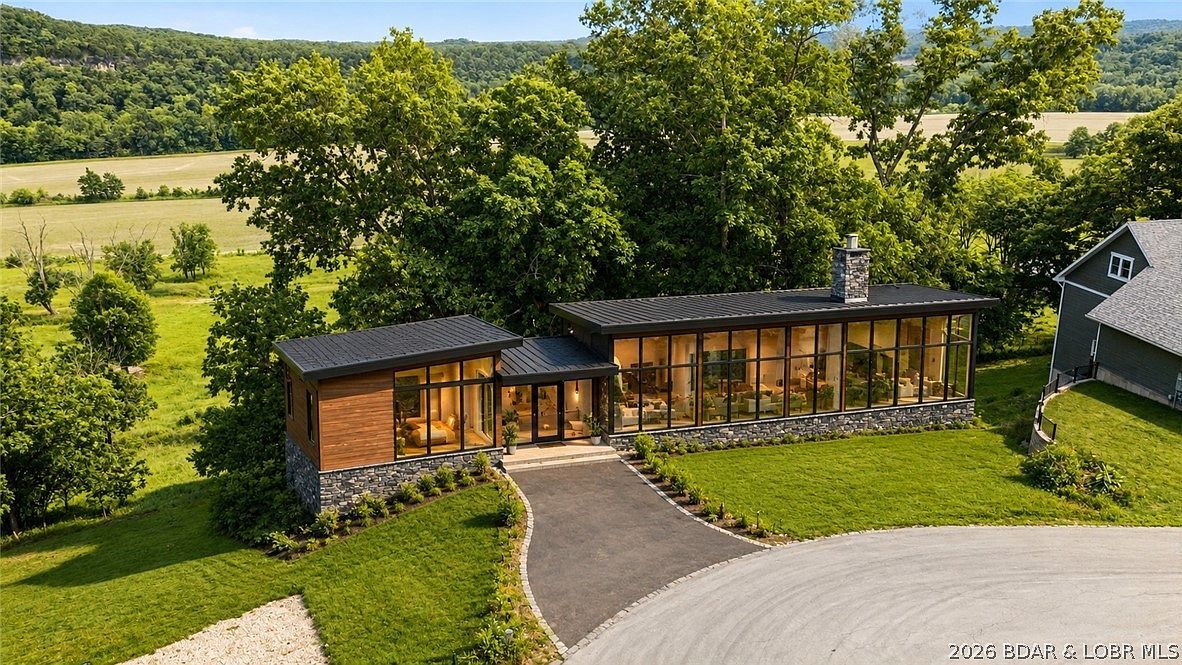297 Quail Hollow Ave Lake Ozark, MO 65049, 65049