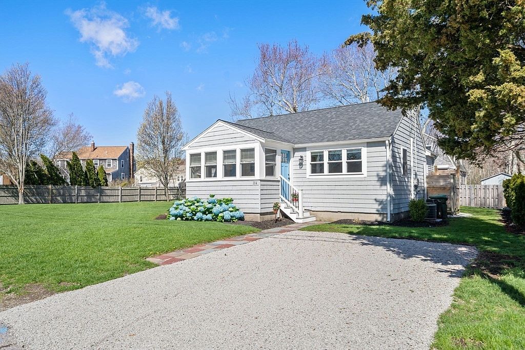 104 Hartford Rd Marshfield, MA 02050  | Single Family