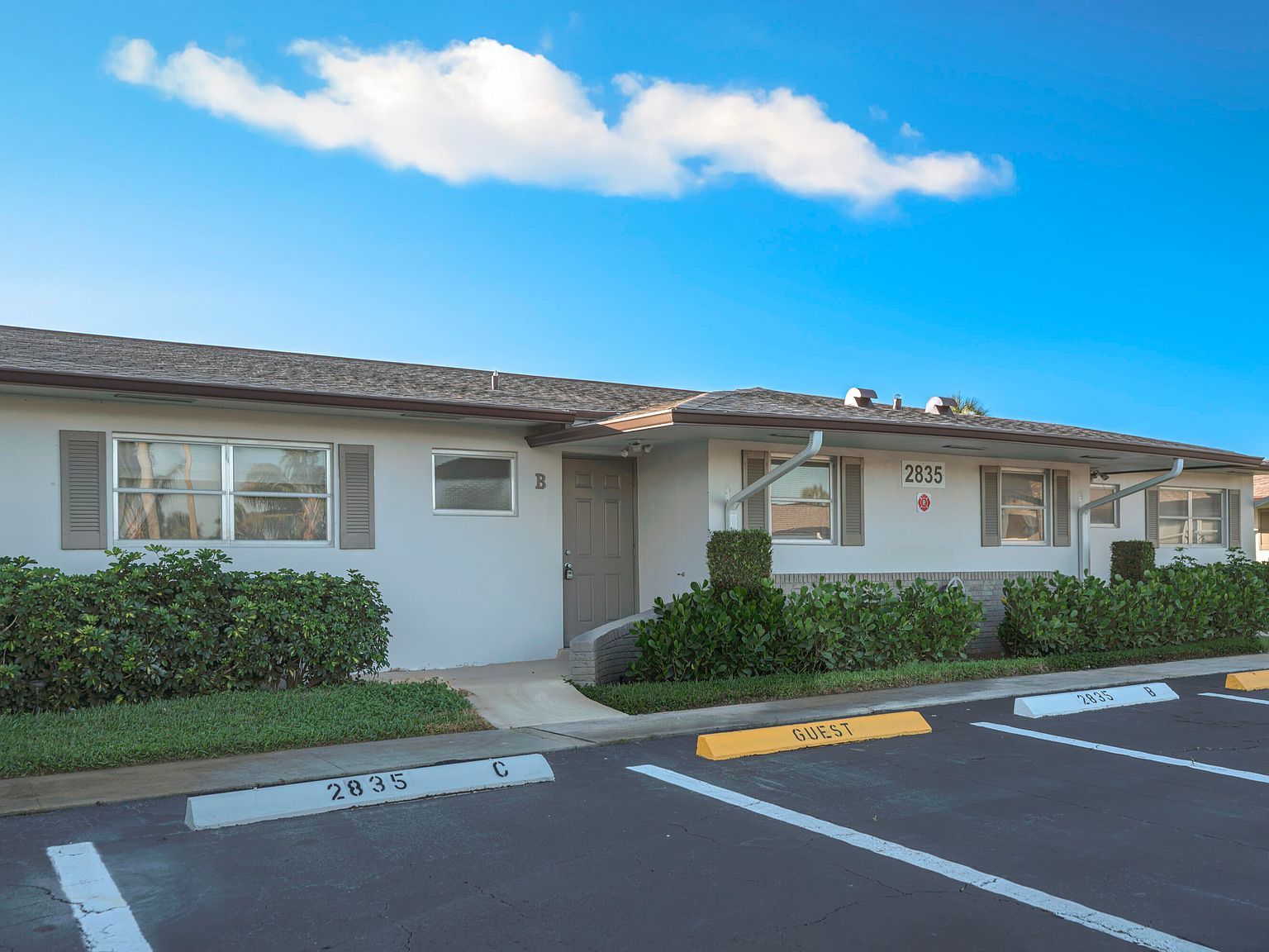 2835 Crosley Dr E APT B West Palm Beach, FL 33415 - Thumbnail 2