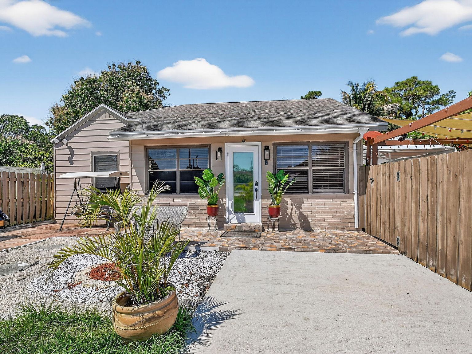 425 Broward Ave Greenacres, FL 33463  | Single Family