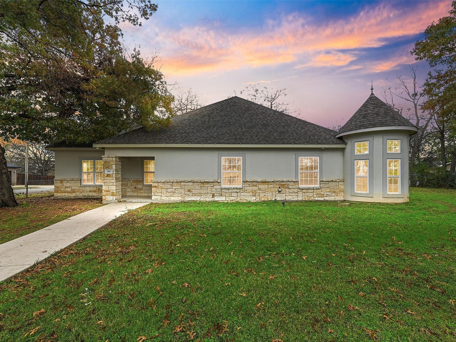 201 W Enon Ave Everman, TX 76140 - Thumbnail 2