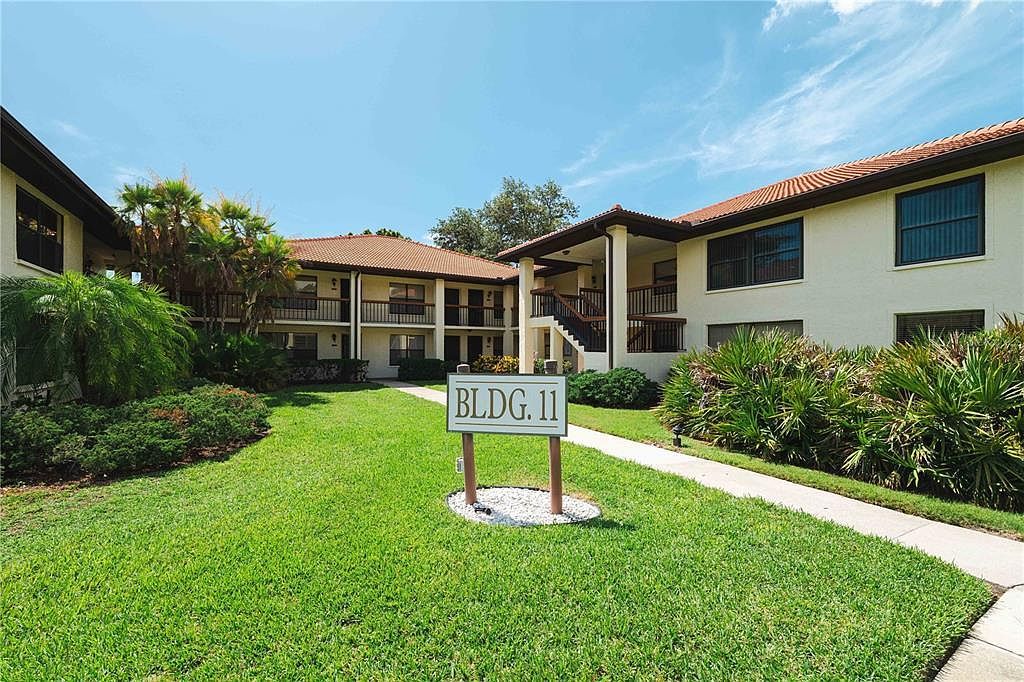 1109 Hammock Pine Blvd Clearwater, FL 33761 - Thumbnail 2