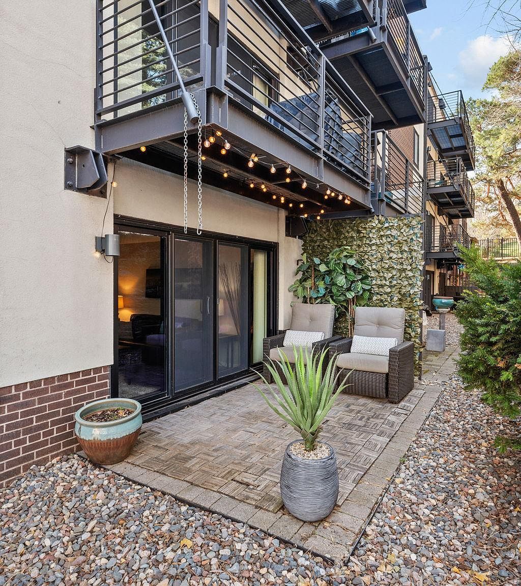 52 Groveland Ter Unit 108 Minneapolis, MN 55403, 55403