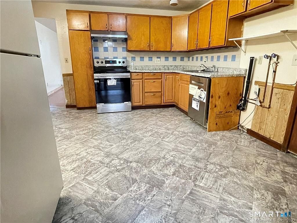 19 Bell Ct APT A1 East Hartford, CT 06108 - Thumbnail 2