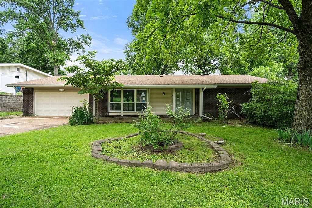 1646 Pepperwood Dr Saint Louis, MO 63146, 63146