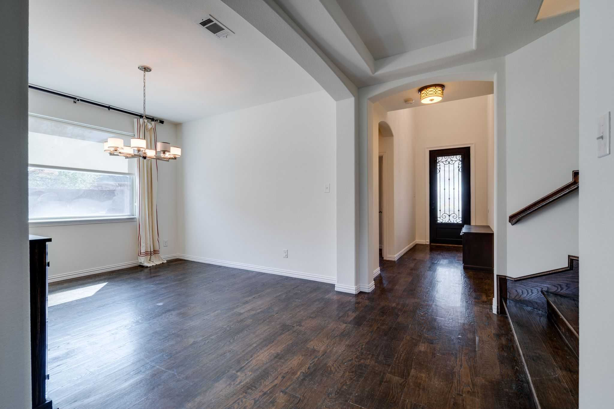 303 San Marcos Dr, Irving, TX, USA, 75039 - Thumbnail 2