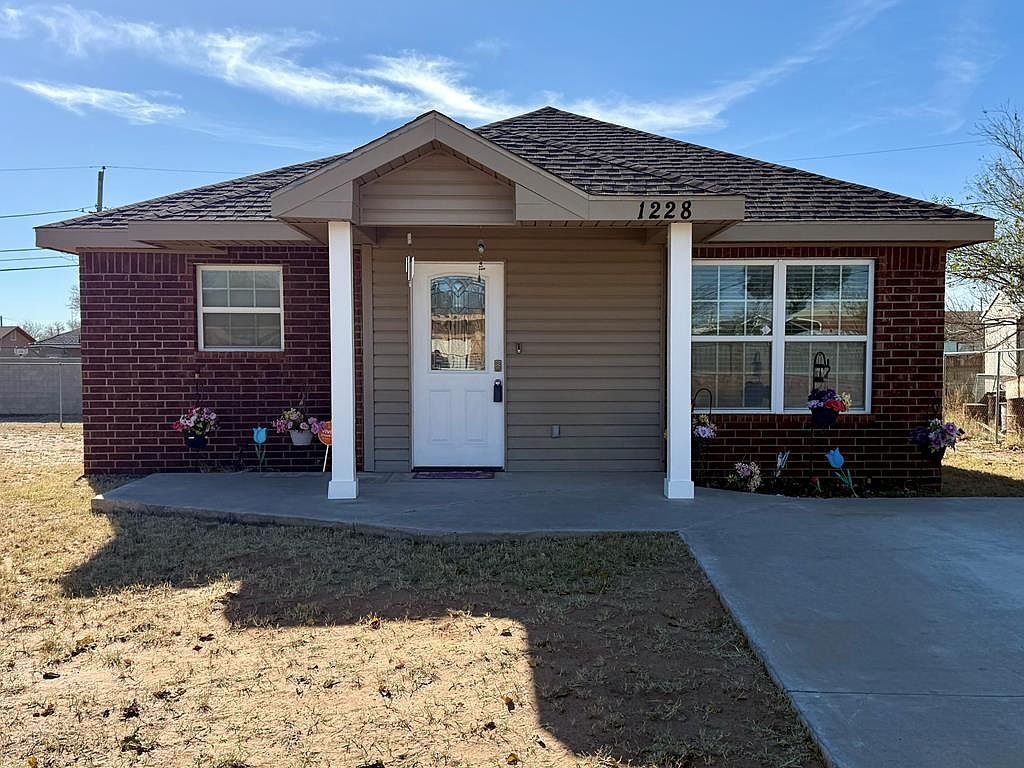 1228 Honeysuckle Ave Odessa, TX 79761 - Thumbnail 2