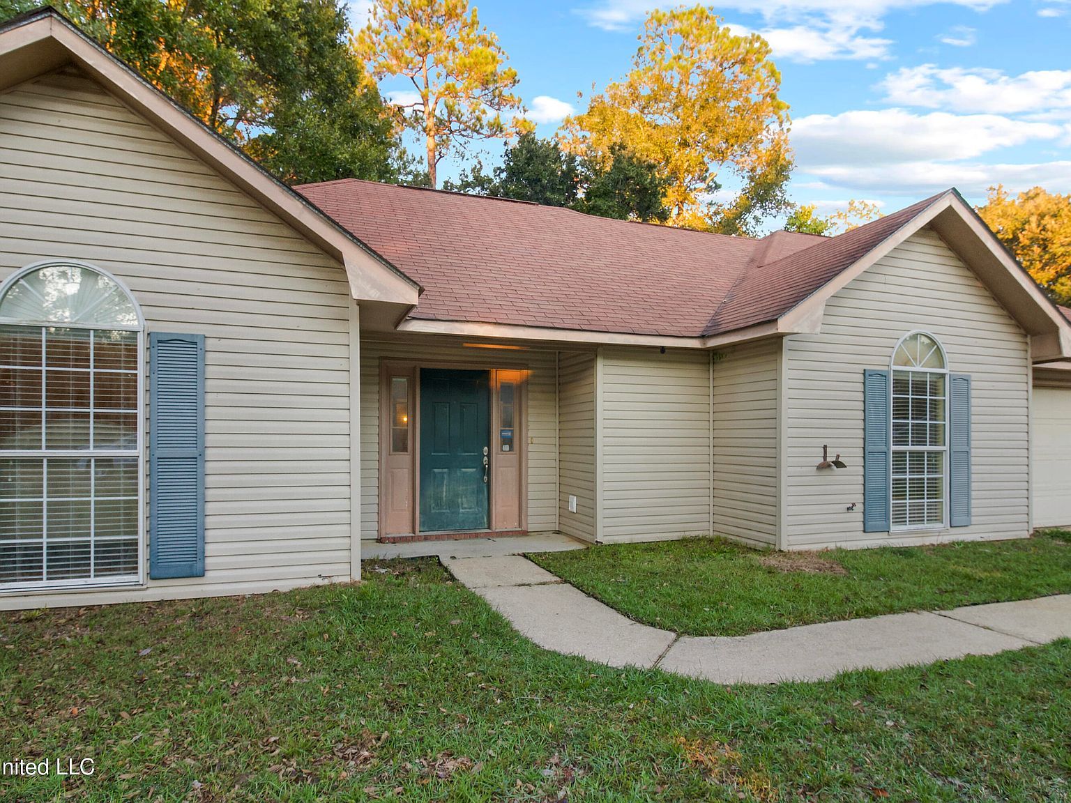 7020 Red Bud Ln Ocean Springs, MS 39564 - Thumbnail 2