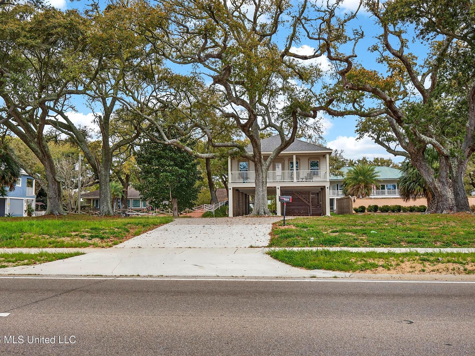 2524 Beach Blvd Biloxi, MS 39531  | Single Family