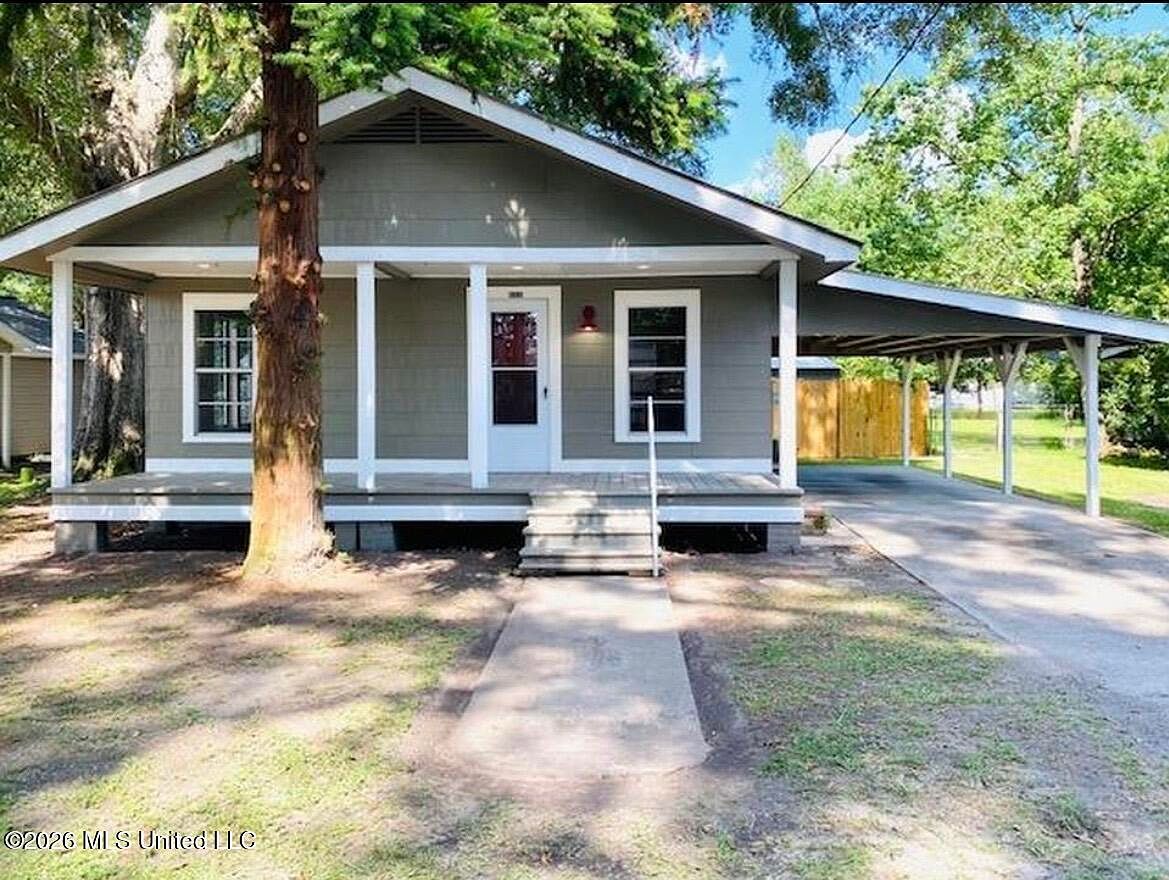 515 S Curran Ave Picayune, MS 39466  | Single Family