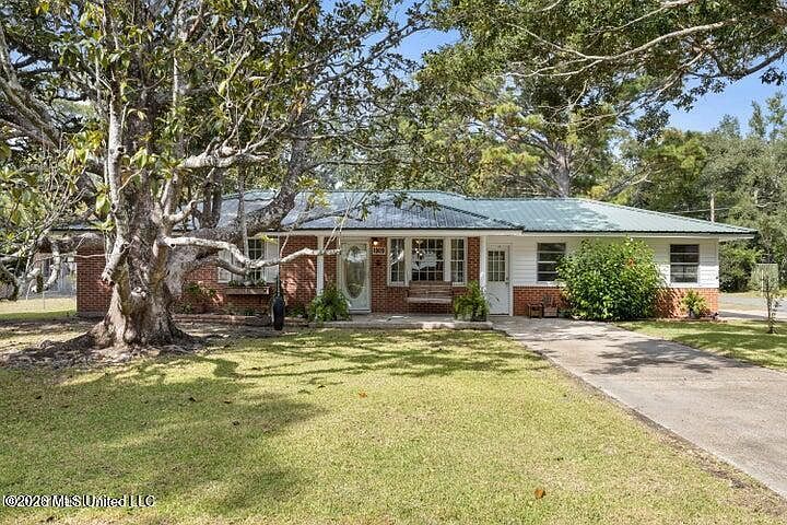 1919 Stuart Ave Ocean Springs, MS 39564, 39564