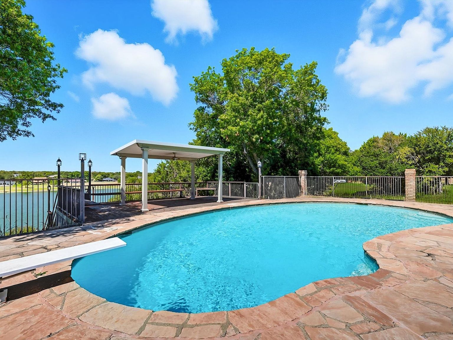 143 Lakeview Dr Aledo, TX 76008 - Thumbnail 2