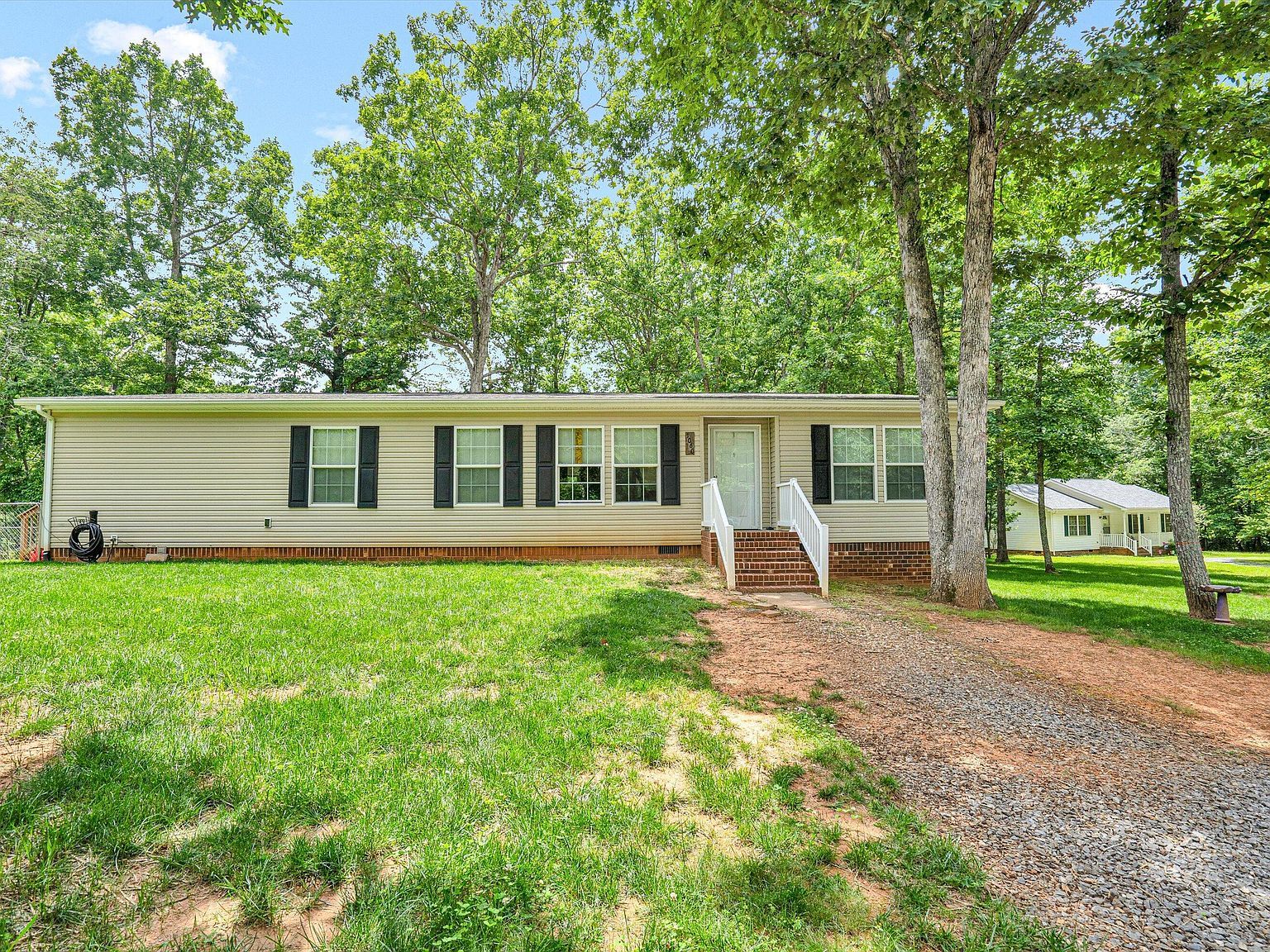 1060 Marble Creek Ct Lynch Station, VA 24571 - Thumbnail 2