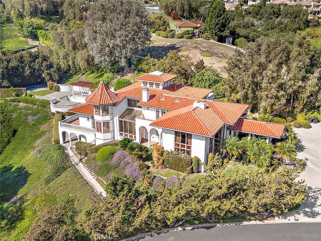 1747 N Acacia Ave Fullerton, CA 92831 - Thumbnail 2