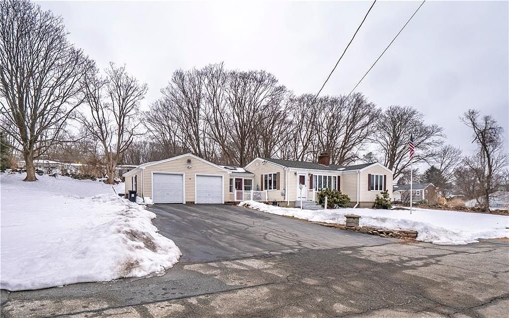 22 Maple Dr Portsmouth, RI 02871 - Thumbnail 2