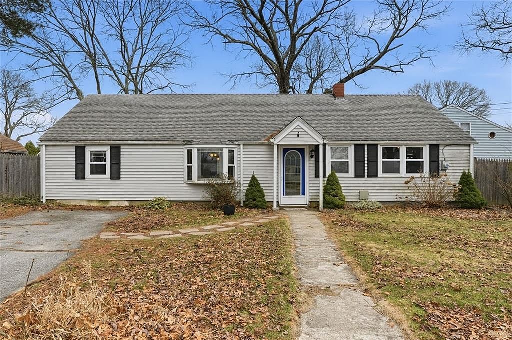 190 Pinnery Ave Warwick, RI 02886  | Single Family