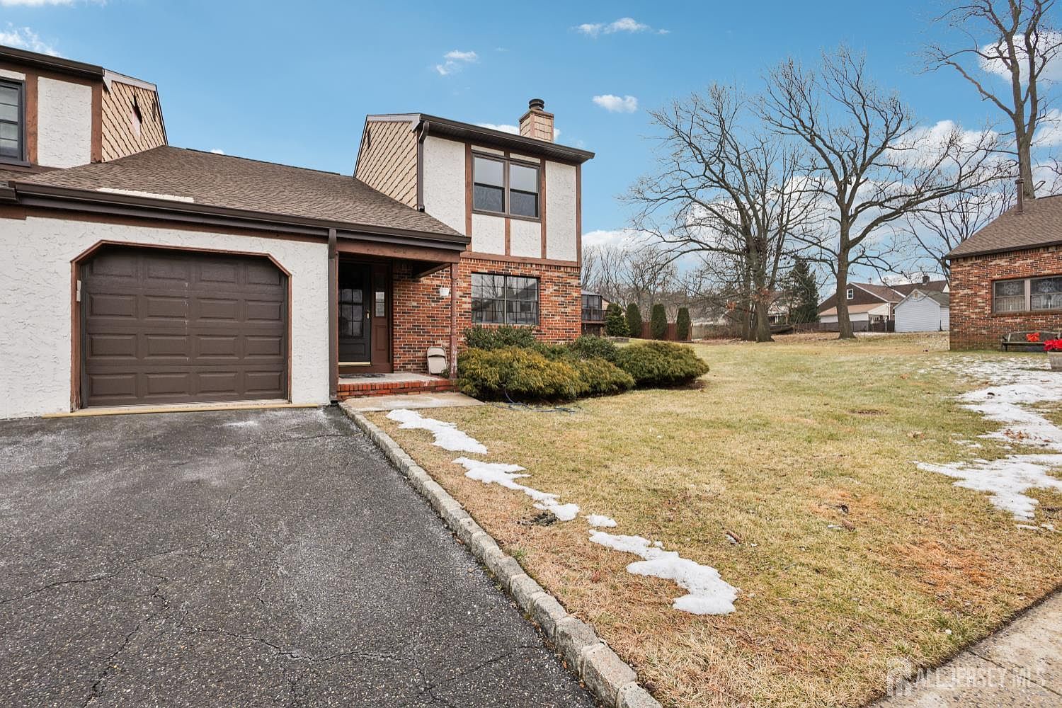 21 Wellington Ct Sayreville, NJ 08872 - Thumbnail 2