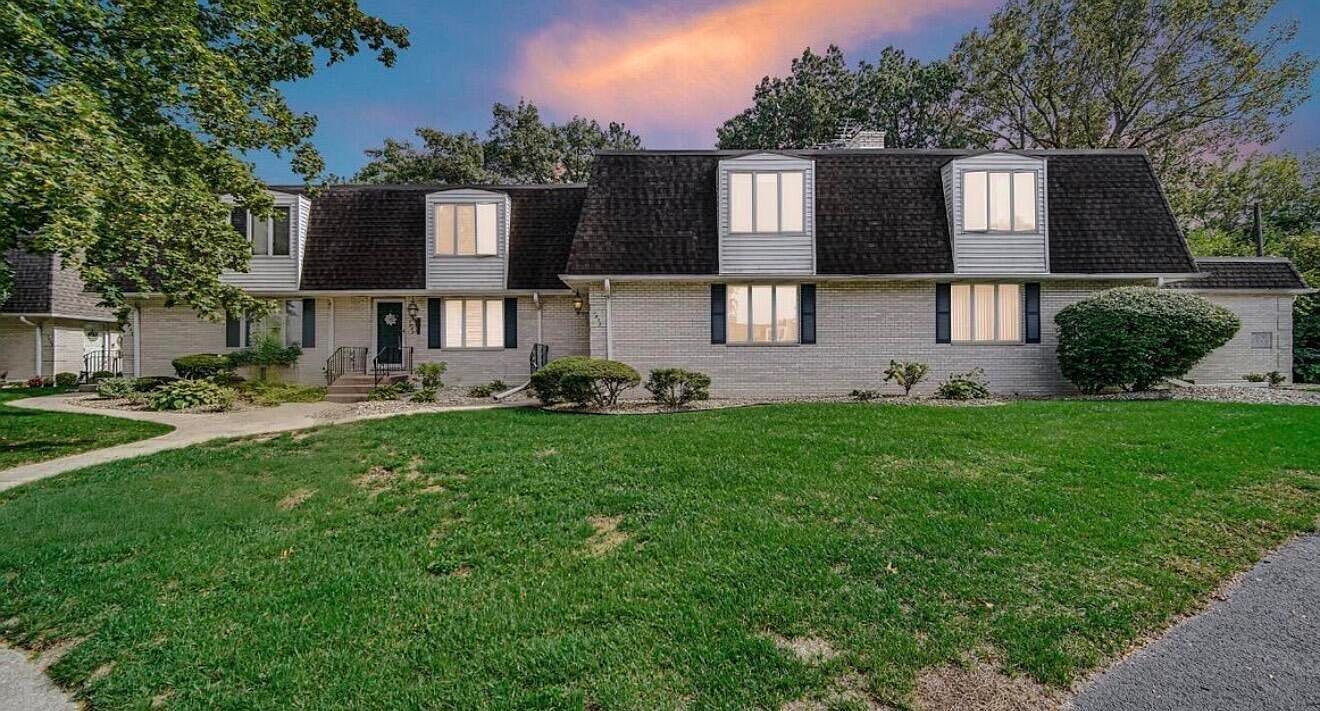 1439 Elm Ct #1439 Schererville, IN 46375 - Thumbnail 2