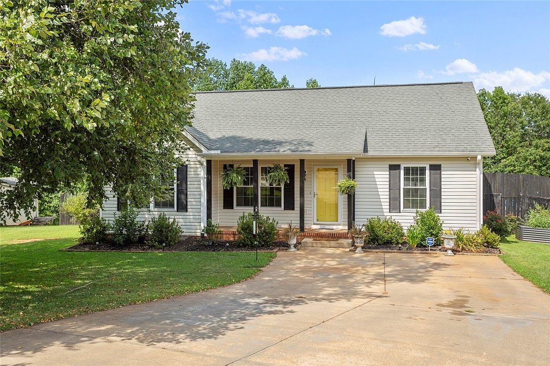 25 Natalie Ct Greer, SC 29651 - Thumbnail 2