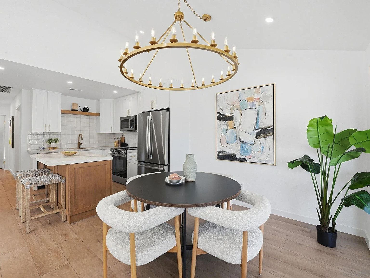 1926 Springdale Ln Encinitas, CA 92024 - Thumbnail 2