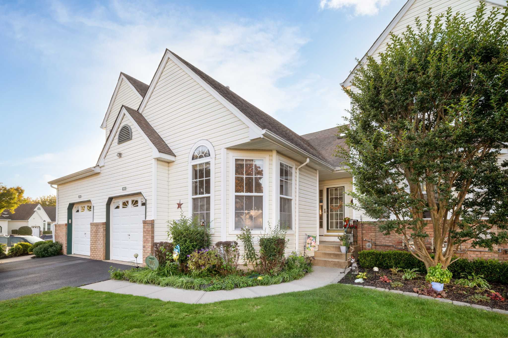 905 Constance Lane, Port Jefferson Station, NY, USA, 11776 - Thumbnail 2