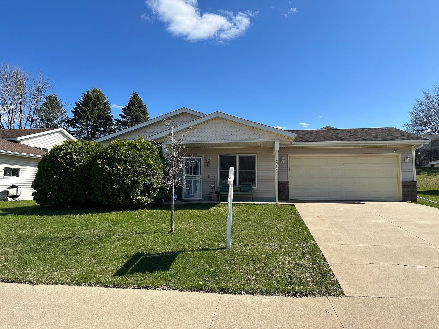 4552 Manor Brook Dr NW Rochester, MN 55901  | Single Family