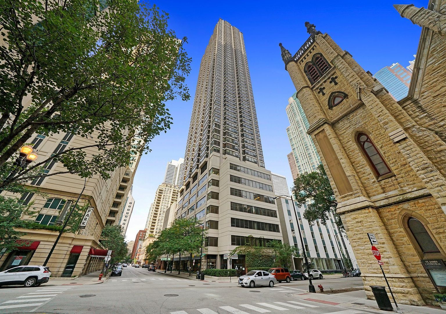 30 E Huron St APT 5306 Chicago, IL 60611  | Condominium