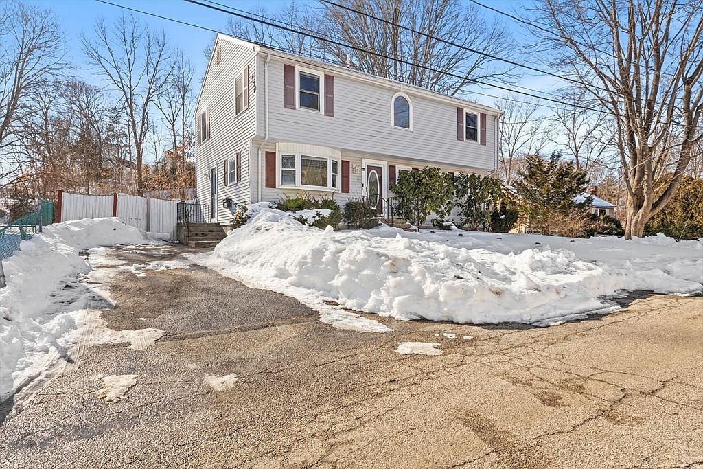 5 Endicott St Weymouth, MA 02189 - Thumbnail 2