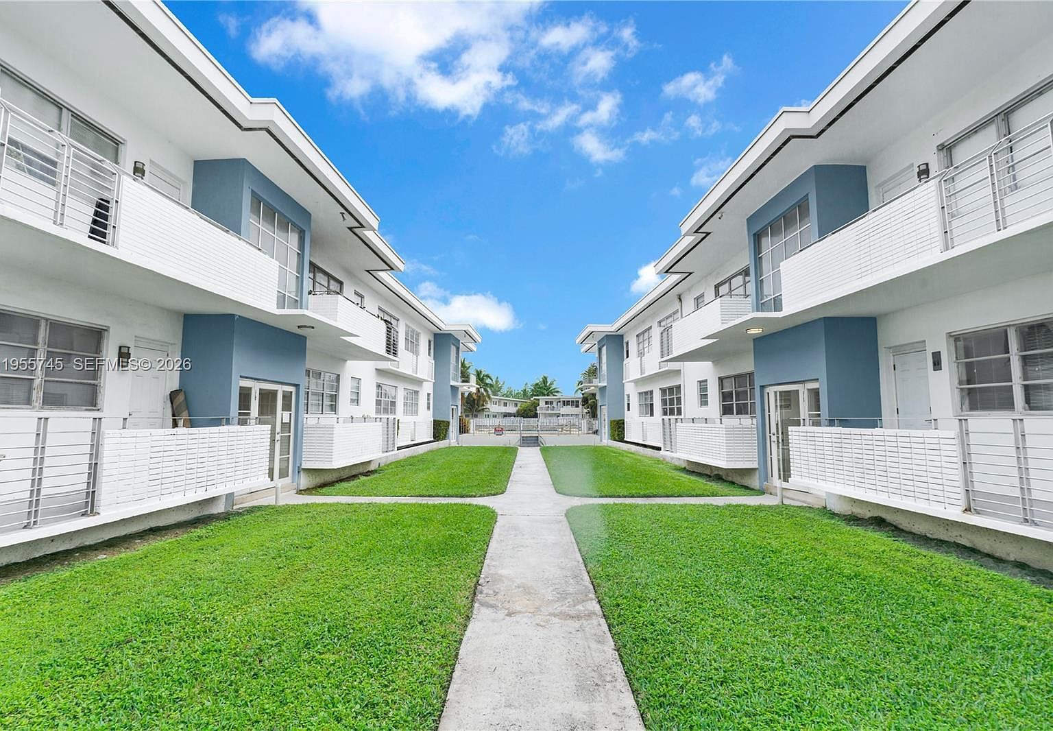 200 S Shore Dr APT 12 Miami Beach, FL 33141 - Thumbnail 2