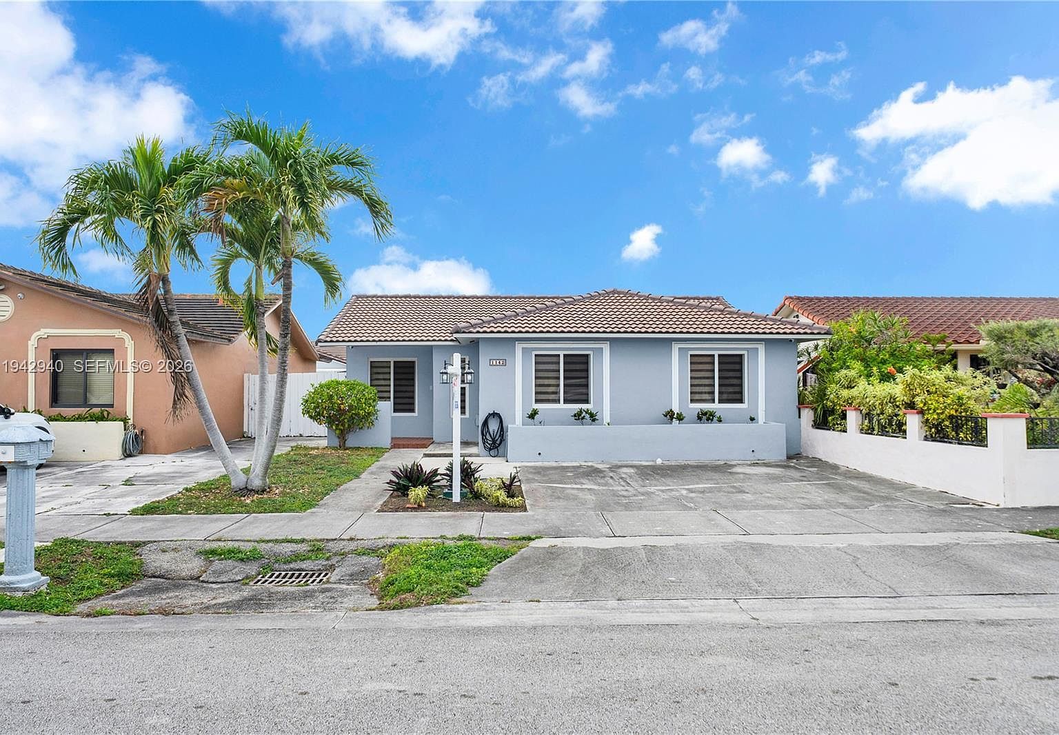 1142 SW 138th Ct Miami, FL 33184 - Thumbnail 2