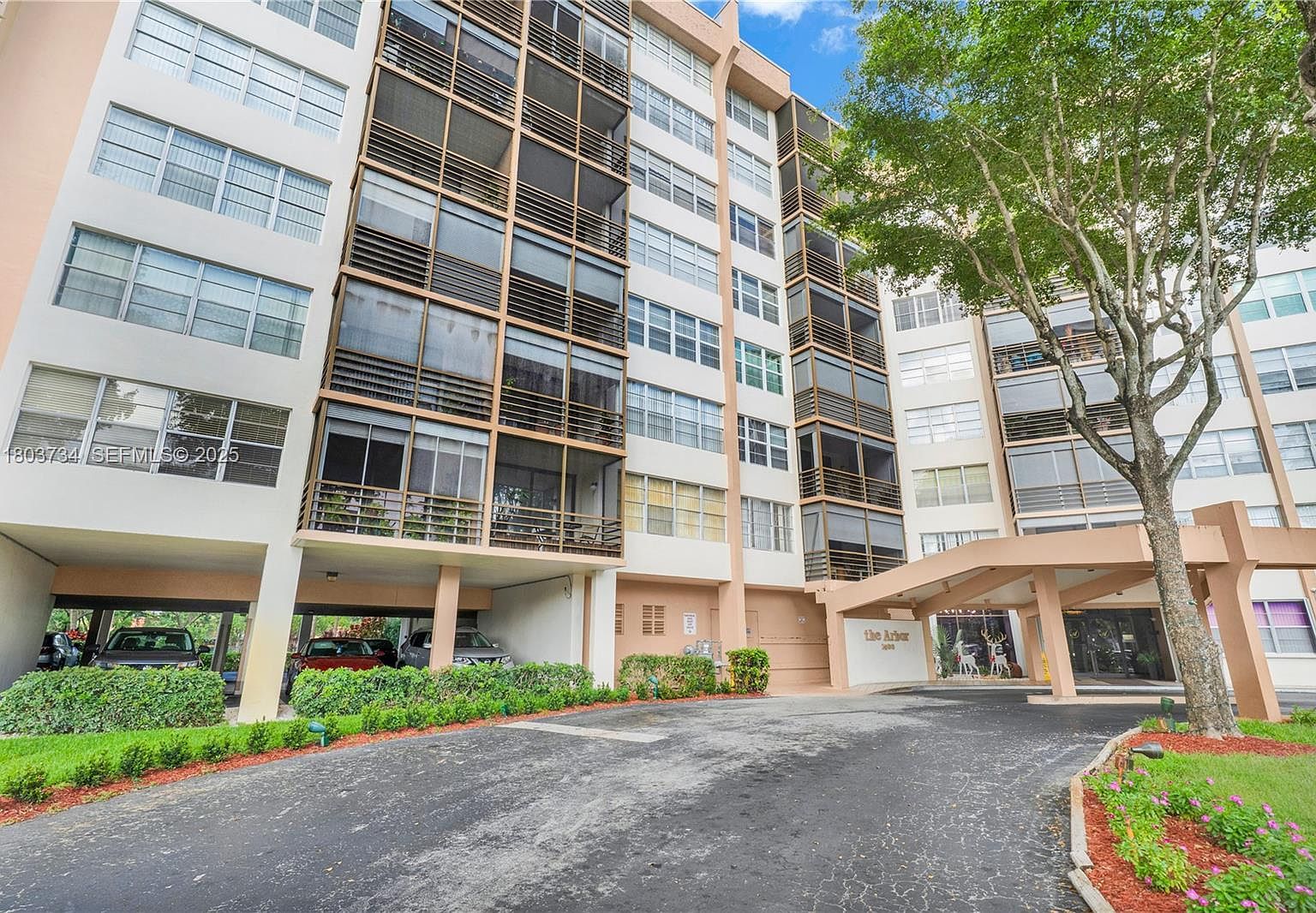1400 Saint Charles Pl APT L4 Hollywood, FL 33026 - Thumbnail 2