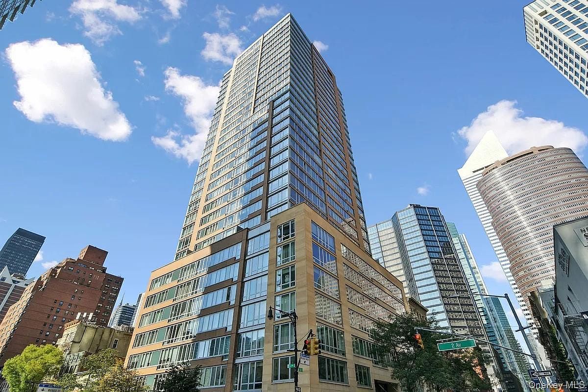 250 E 53rd St #280 New York, NY 10022  | Condominium