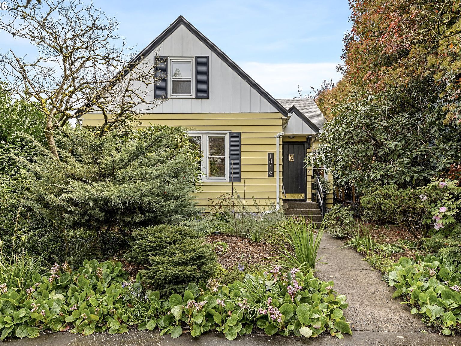 1816 SE 12th Ave Portland, OR 97214  | Single Family