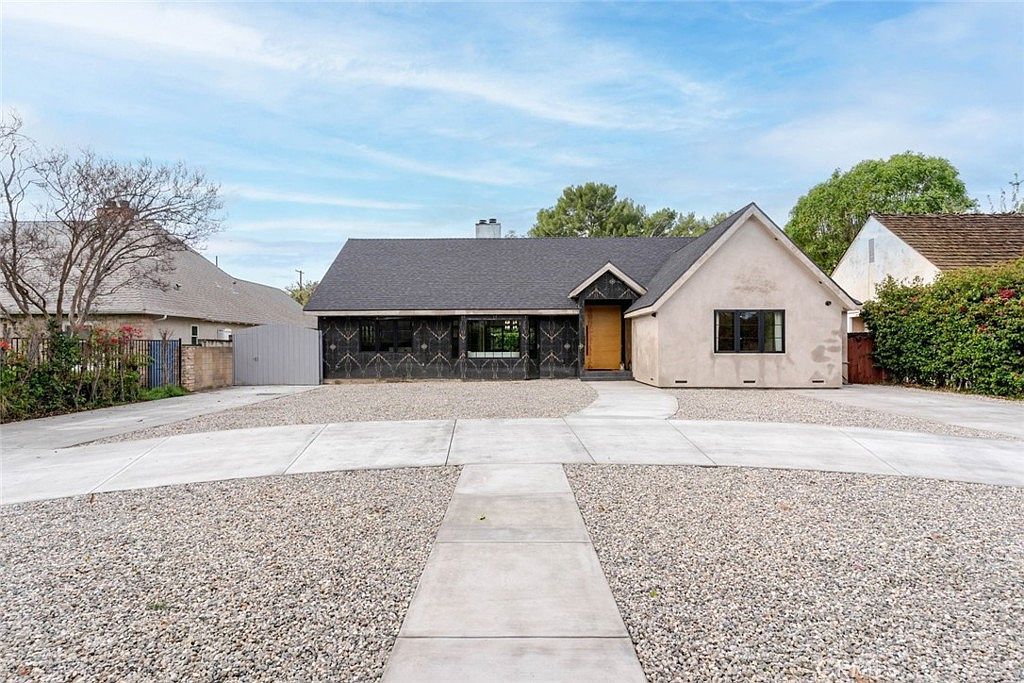 6849 Firmament Ave Van Nuys, CA 91406 - Thumbnail 2