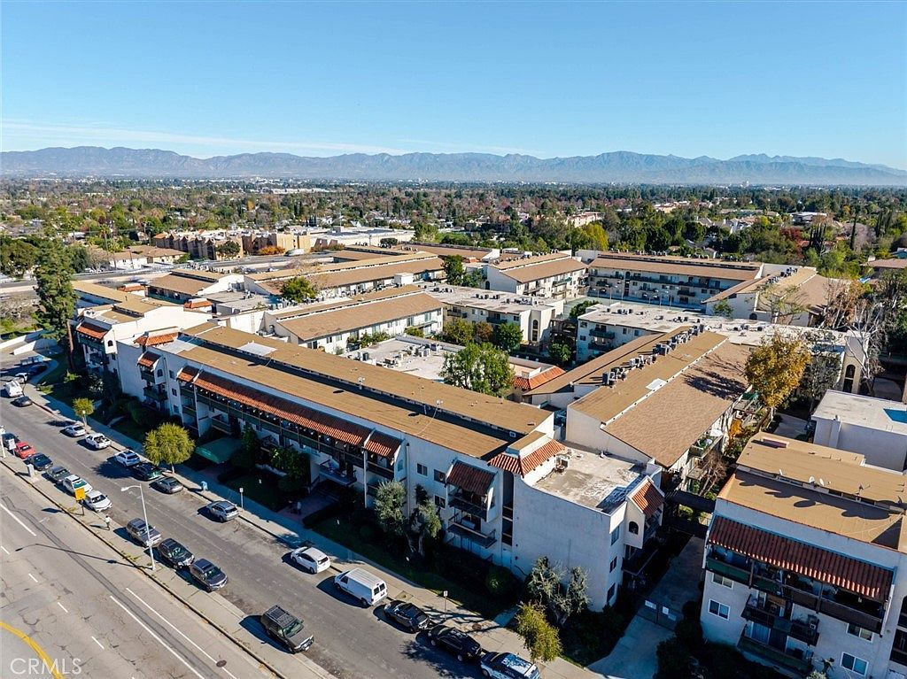 5460 White Oak Ave Unit C325 Los Angeles, CA 91316 - Thumbnail 2