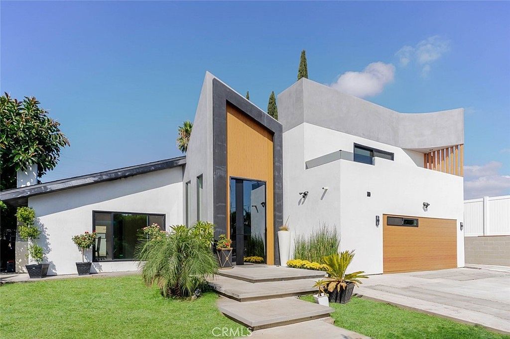 10861 Lindley Ave Granada Hills, CA 91344 - Thumbnail 2