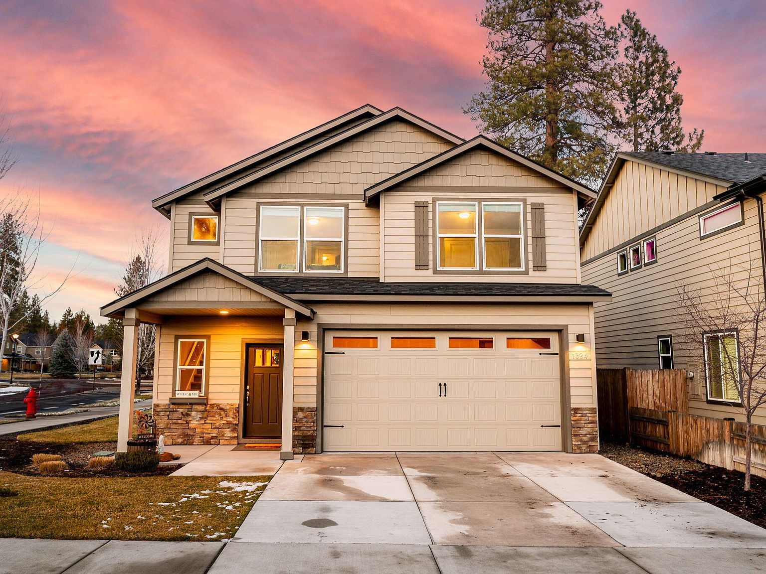 1324 W Hill Ave Sisters, OR 97759 - Thumbnail 2