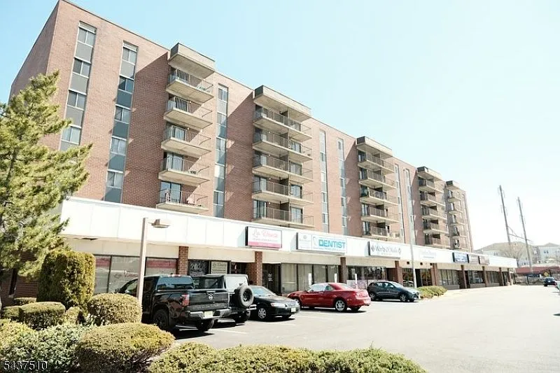 10 N Wood Ave APT 519 Linden, NJ 07036, 7036