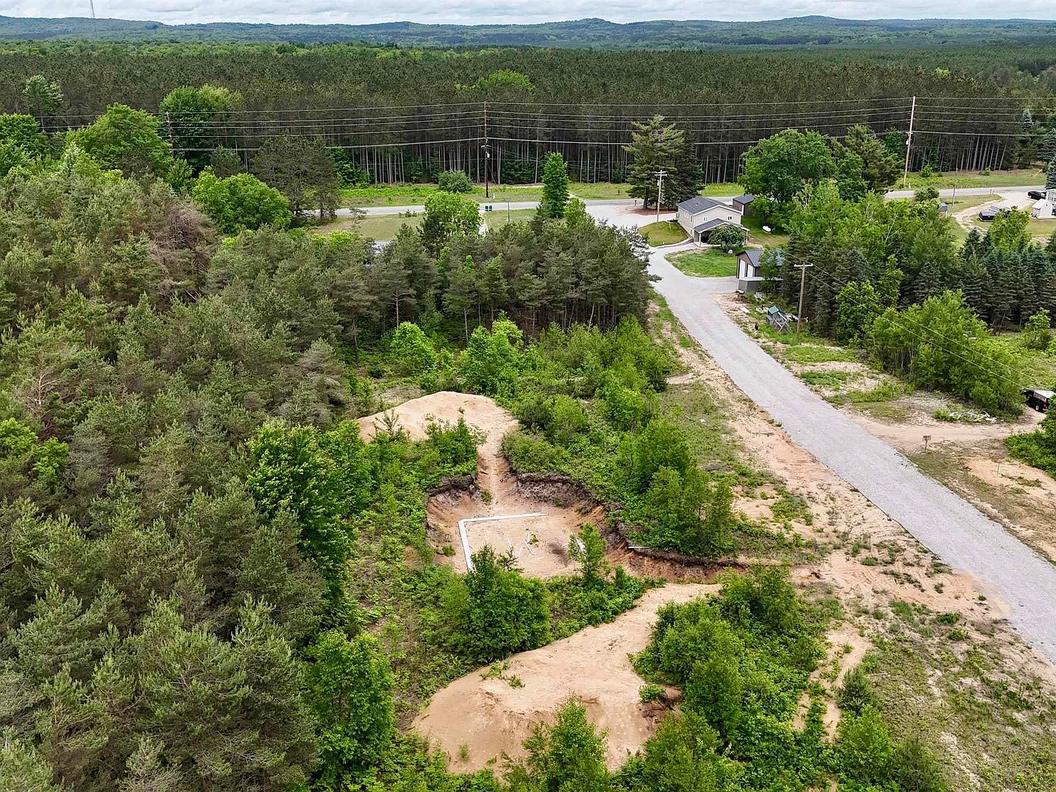 2406 E 32nd Rd Cadillac, MI 49601  | Land/Lot