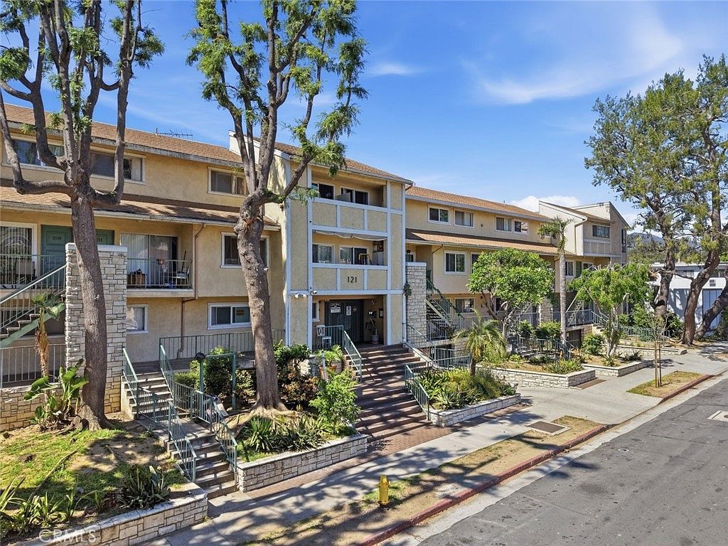 121 Sinclair Ave Unit 213 Glendale, CA 91206  | Condominium