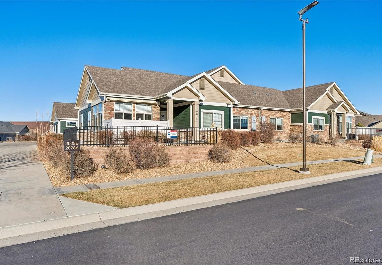 2028 S Flanders Way Unit A Aurora, CO 80013 - Thumbnail 2