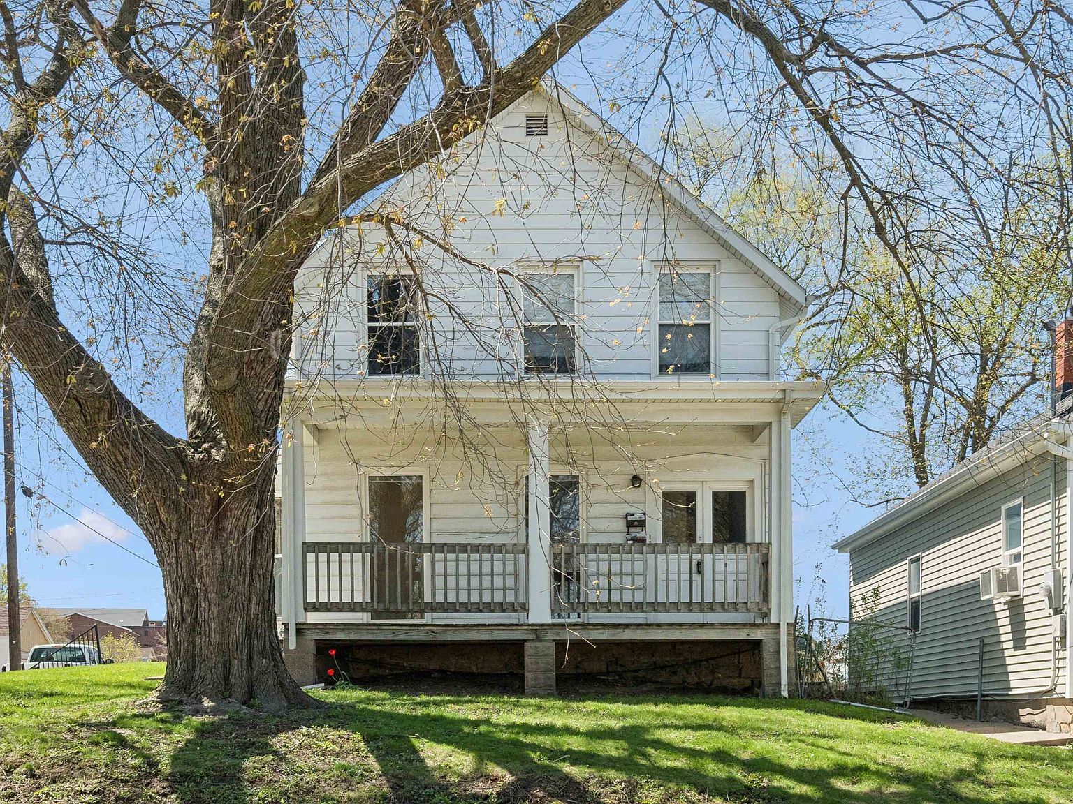 1251 Walnut St Dubuque, IA 52001  | Multi Family