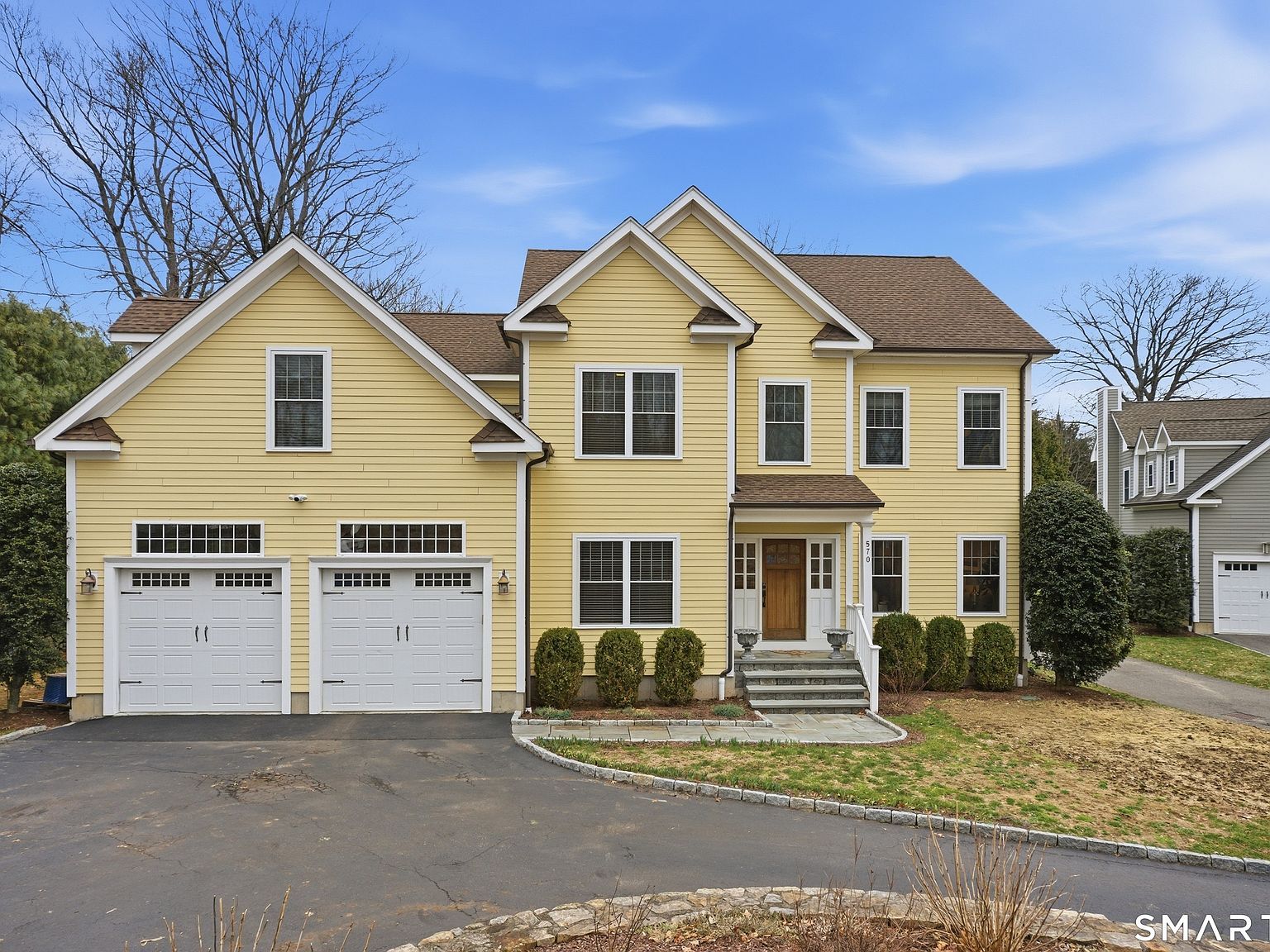 570 Unquowa Rd Fairfield, CT 06824 - Thumbnail 2